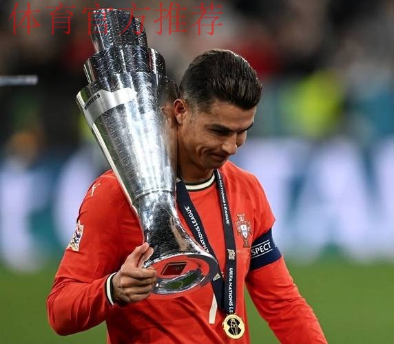 梅西隔空回击C罗:世界杯是终极成就!夺冠的感觉无法描述 梅西隔空回击C罗:世界杯是终极成就!夺冠的感觉无法描述