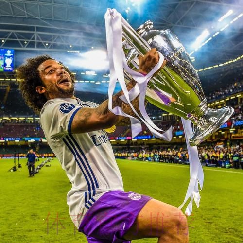 马塞洛祝贺儿子与皇马续约:我们为你感到骄傲 马塞洛祝贺儿子与皇马续约:我们为你感到骄傲